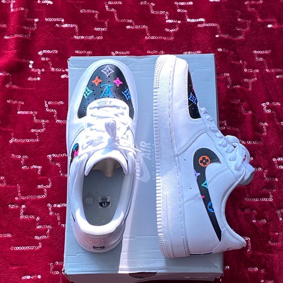 Custom Nike Air Force 1 - Picture 3 of 7